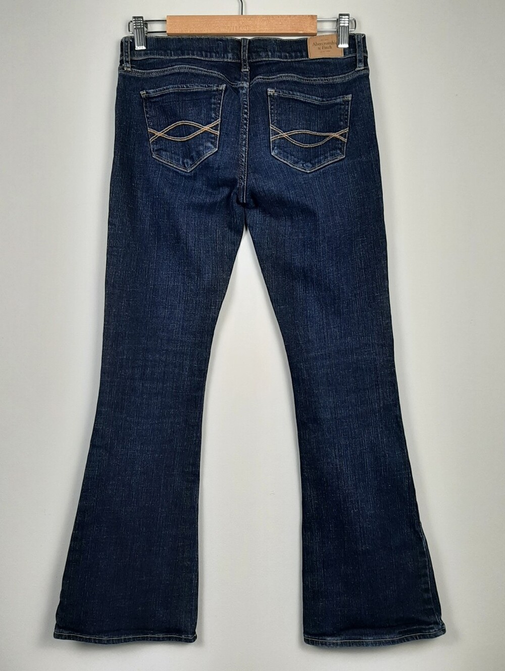 Abercrombie & Fitch Madison Dark Wash Low Rise Blue Jeans Size 6 - Picture 4 of 11